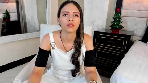 LilyJensen online show from November 23, 8:54 pm