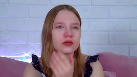 LiliLinn online show from June 18, 4:25 am
