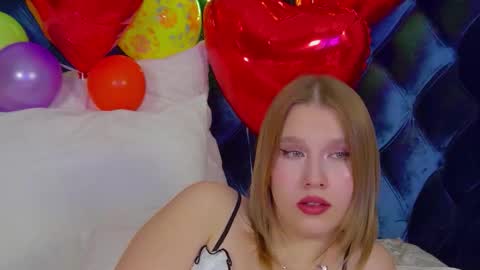 LiliLinn online show from November 15, 6:47 am