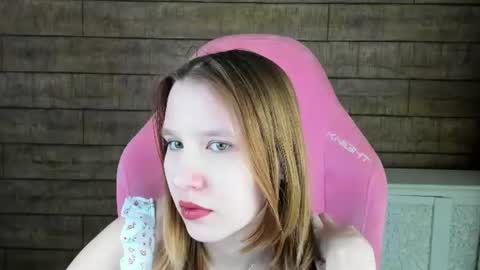 LiliLinn online show from June 22, 4:20 am