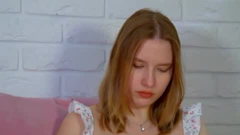 LiliLinn online show from July 11, 7:52 am