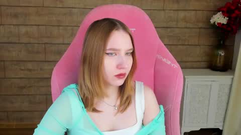 LiliLinn online show from July 7, 5:10 am