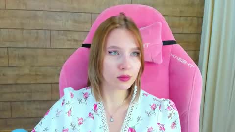 LiliLinn online show from September 9, 1:44 pm