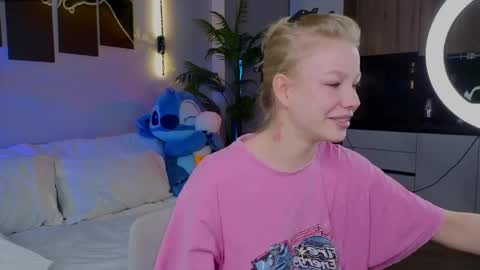 lililok101 online show from April 21, 2:51 am