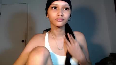 Chloe online show from February 2, 12:26 pm