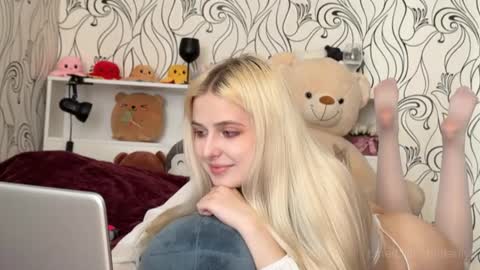 Lilly online show from April 27, 12:02 pm