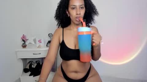 Alejandra  online show from April 20, 4:15 am