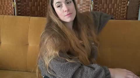 L online show from February 21, 5:46 pm