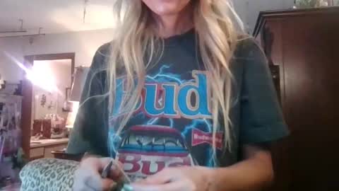 Lilithohfish online show from December 17, 6:45 pm