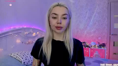 LilliMoore online show from November 4, 11:54 pm