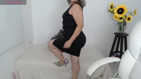 Lilly online show from November 4, 2:22 pm