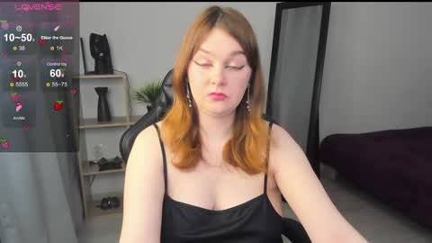 Snapshot of lilly_pretty_love chatting on March 2, 5:41 pm Lilly online show from March 2, 5:41 pm