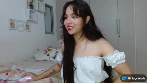Snapshot of lily_crushx chatting on October 6, 12:38 am Lirio         online show from October 6, 12:38 am