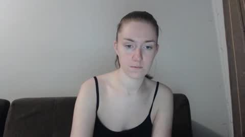 lily_love_x online show from October 24, 11:56 pm