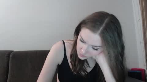 lily_love_x online show from February 14, 12:01 am