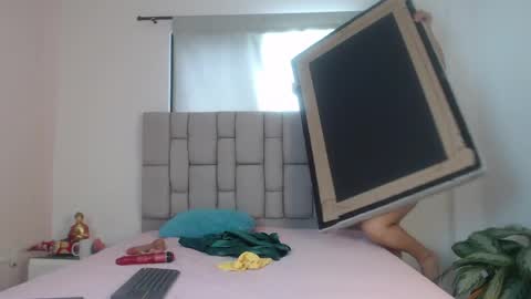 lily_rose0 online show from June 4, 8:02 pm