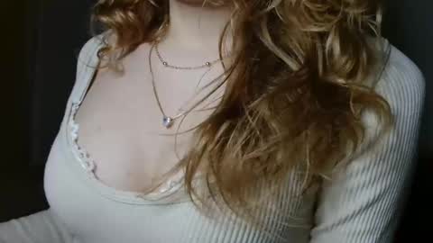 small lily online show from April 16, 8:08 pm