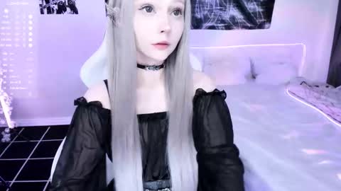 Lily online show from October 4, 5:02 am