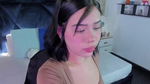 LilyWoodz online show from November 29, 7:29 pm