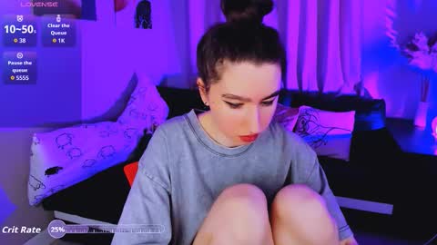 LILY online show from November 27, 8:06 am