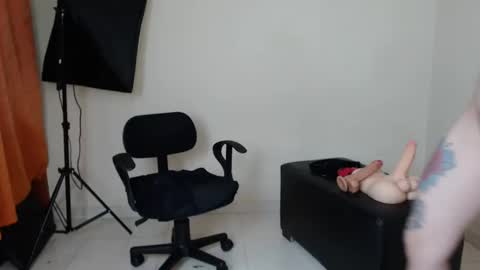 Lily online show from February 12, 9:33 pm