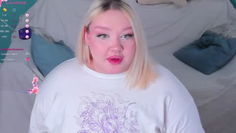Snapshot of lilybelll chatting on February 5, 9:04 am Lily online show from February 5, 9:04 am