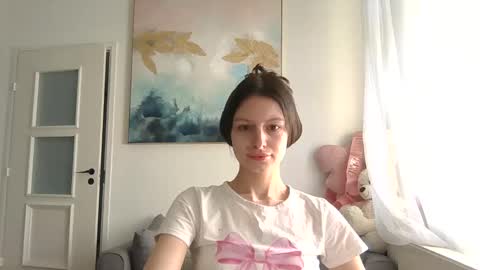 lilycandy_ online show from April 18, 10:18 am