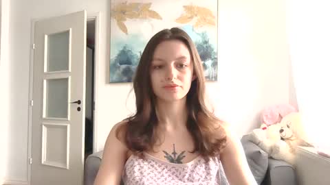 lilycandy_ online show from April 2, 9:51 am