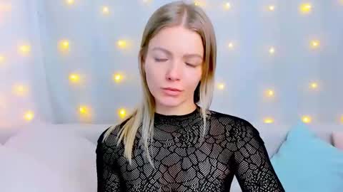 lilydavisss online show from January 8, 3:21 am