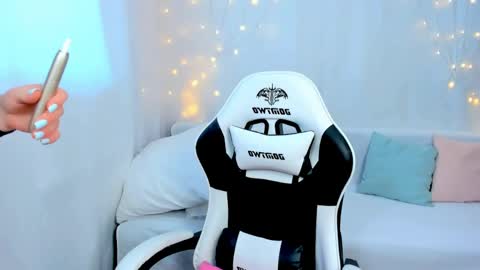 lilydavisss online show from April 9, 3:31 am