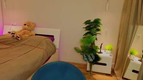 lilylisy online show from December 3, 11:23 am