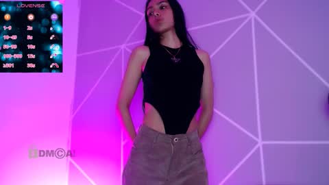 Snapshot of lilylouisee_ chatting on October 18, 8:10 pm Liliana louise online show from October 18, 8:10 pm