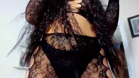 lilyscott1 online show from March 21, 8:25 pm