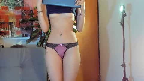 lilyskinny27 online show from November 30, 2:05 am