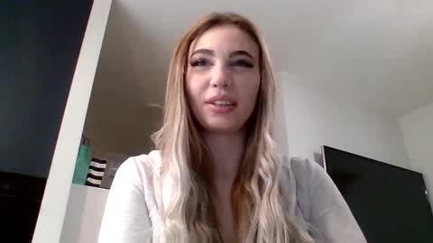 Lily online show from January 13, 8:46 pm