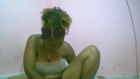 Snapshot of linah1123 chatting on October 21, 11:58 am linah1123 online show from October 21, 11:58 am
