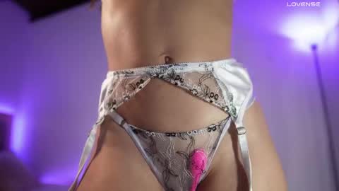 Lincy Rios  online show from April 18, 8:31 pm