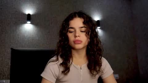 Linda online show from November 13, 1:54 pm