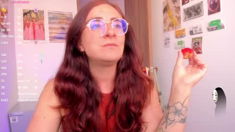 Giggles  online show from June 5, 9:32 pm