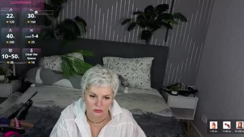 Linda Zefir online show from April 26, 1:14 am