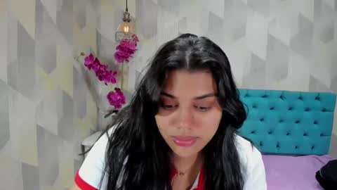 Snapshot of lindabreexlove chatting on October 21, 4:55 pm online show from October 21, 4:55 pm