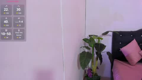 Linda  online show from April 20, 3:20 am