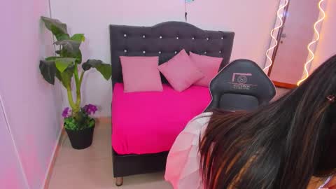 Linda  online show from March 14, 4:46 am