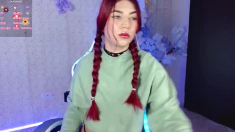 LINDSEYFERRER online show from March 5, 12:44 pm