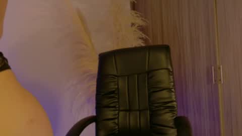 Lindsey Moss online show from February 1, 11:58 pm