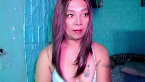 linkingqueens69 online show from June 21, 7:34 am
