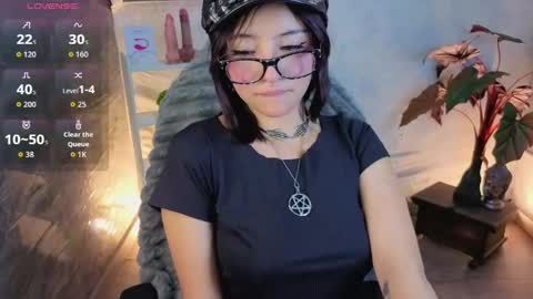 lisa dolly nyx online show from May 21, 8:18 pm