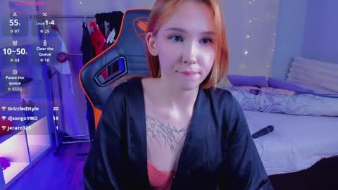 Lisa mano online show from April 1, 11:55 am