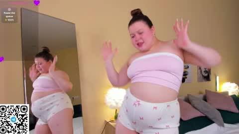 Lisa online show from March 31, 9:31 am