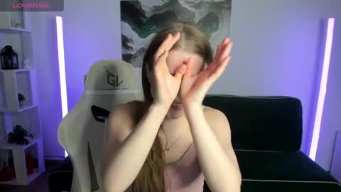 Lisa online show from April 10, 6:41 am